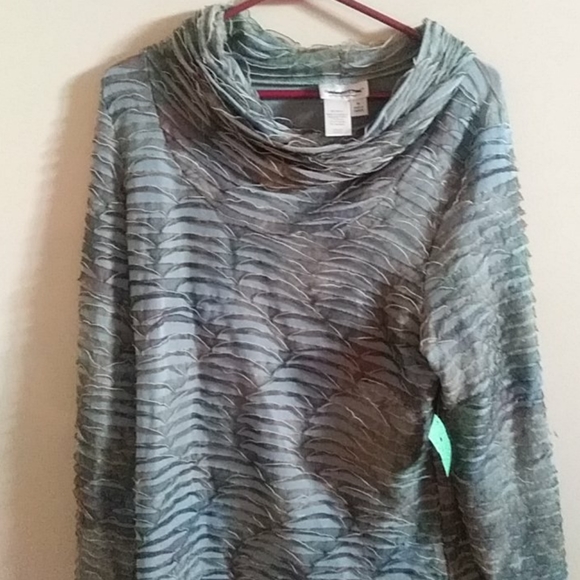 Top - Picture 3 of 8